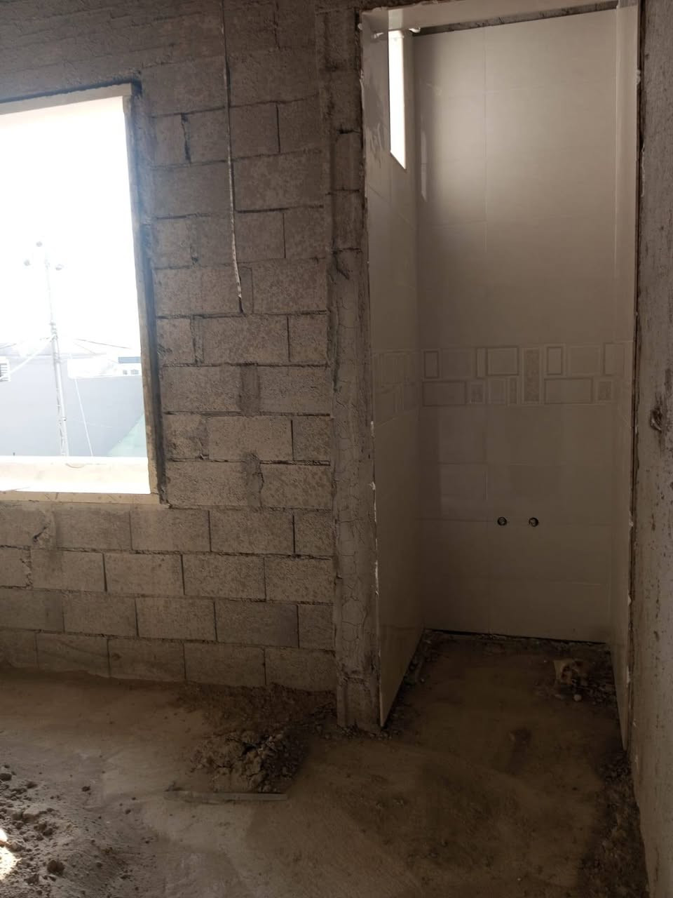 السلام عليكم ورحمة الله وبركاته
الدار معرض للبيع
المساحة 200 على شارعين قبلة وشمال 3طوابق نصف كامل
حي الملايين الثانيه قرب جامع ضيوف الرحمن والمدرسة
للإستفسار اكثر الاتصال بي
***********
***********
