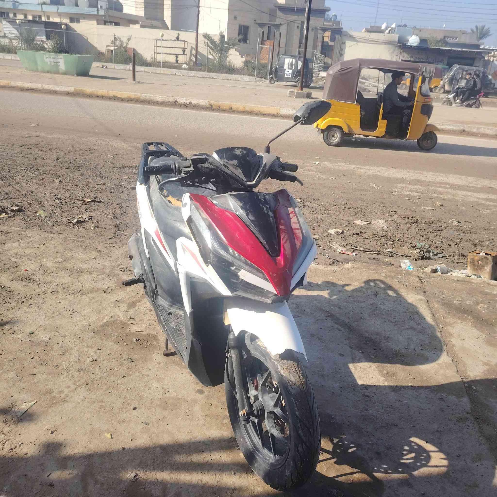 سلام عليكم دراجة كلالك  للبيع دراجة مجغتة جديد ياتري جديد اي نقص مابيها ونظافت كفر كدامك سعرها ٢٥٠ وبيها مجال حك جية مكاني ديالى بعقوبة شراي يتصل *********** @الجميع
