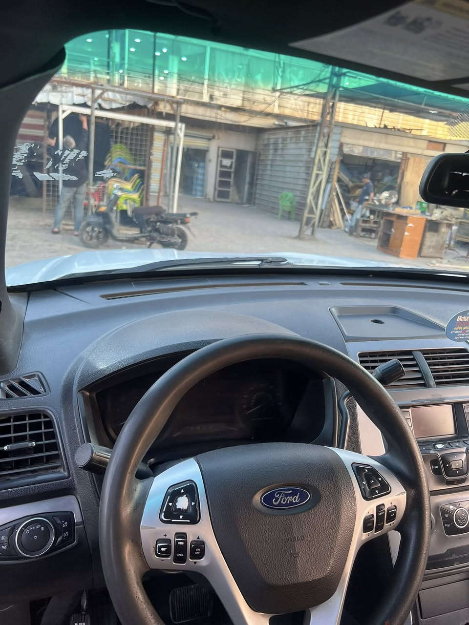 فورد اكسبلور بوليسي 2013 صبغ بابين وبل قماره صبغ ربع لقماره رقم بغداد  دولي *********** السعر 110 مكان بغداد
