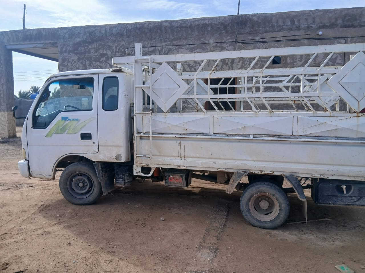 -كيه فنتيره
موديل 2001 
سعر (47) بيهه مجال 
رقم ديالى 
مكان سياره مندلى  /الندا 
تفاصيل تصل على خط 

***********
