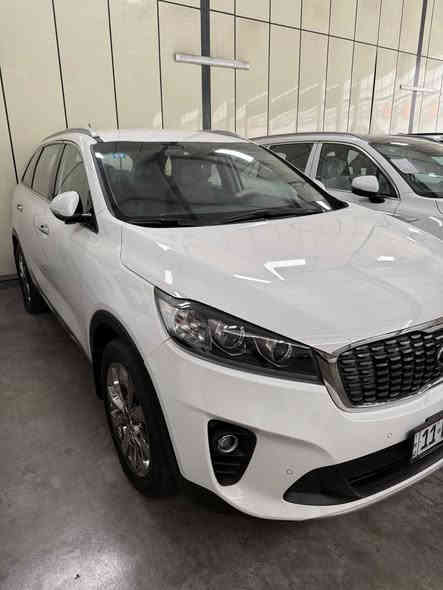 سلام عليكم
سورنتو خليجي موديل  20 مكينه اربعه سلندرمكفوله من الصبغ والبارد والتبديل سياره جديدة جدا    
بصمه تغشيل وابواب  
ويل جبير كروم 
داخل مخمل 
يدات نيكل
شاحن واير ليس
رقم بغداد الجديد 
تحويل مباشر 
مكان السيارة بغداد معارض البياع 
***********
***********
 السعر 228
