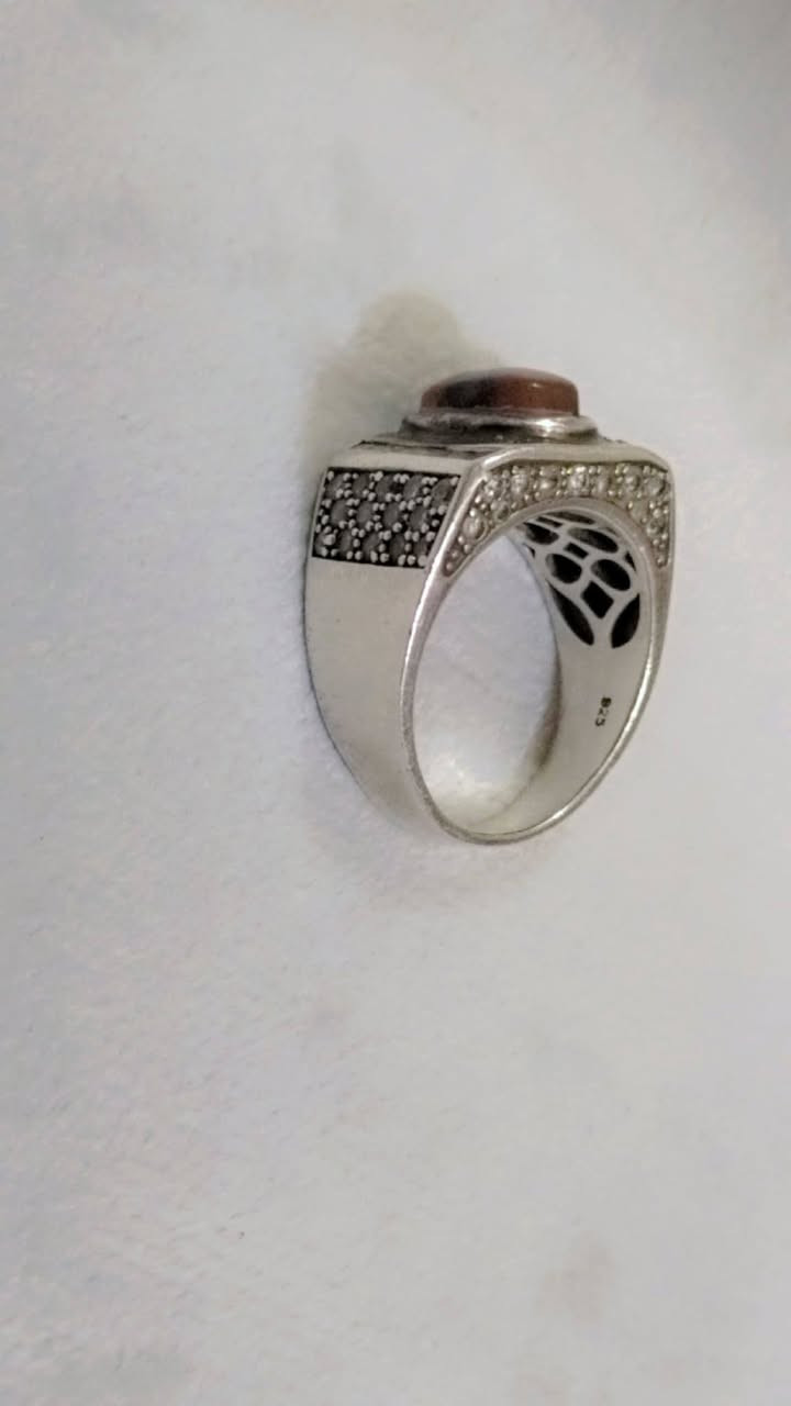 السلام عليكم مجموعة خواتم من العقيق اليماني والياقوت والسليماني ومسابح للبيع الشراي يراسلني وات ساب ***********
