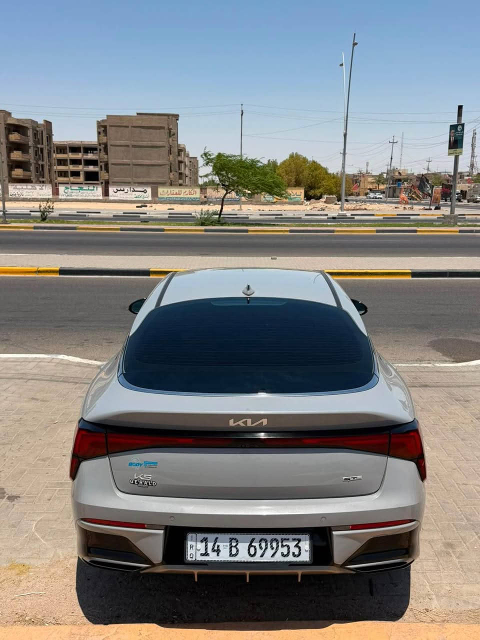 السلام عليكم
KIA K5 GT LINE 2025
لون اسمنتي 
كلين تايتل سرقة
رقم بصرة حره 
ماشيه 30 الف
مكينه 2.5
فول مواصفات عدى الفتحه 
كشنات جلد 
كامرة خلفيه 
رادار امامي 
رادار خلفي 
تدفئة كشنات
مثبت سرعة
بصمه
حساس فتح صندوك 
شاشة متصله
شاشه كار بلي - اندرويد اوتو
اوتو هواد
نقطة عمية
3 وضعيات قيادة ( سبورت - نورمل - ماي داريف )
تشغيل عن بعد 
مري كهرباء 
قفل تلقائي
حفاظ على المسار
شاحن لاسلكي
منافذ شحن

السيارة كلين تايتل بدون قطره الصبغ بيها سرقه 3 قطع جاملغات ثنين و دعاميه راجعات نفس الون مال تفصيخ وبيها تخريب ب البنيد بسبب السرقه و رصعه ب القمرة مال تحميل و الباقي كفالة 
عامة  
 
مكان السيارة البصرة
السعر : 197 وبيها مجال
تواصل : *********** البصرة, العراق
