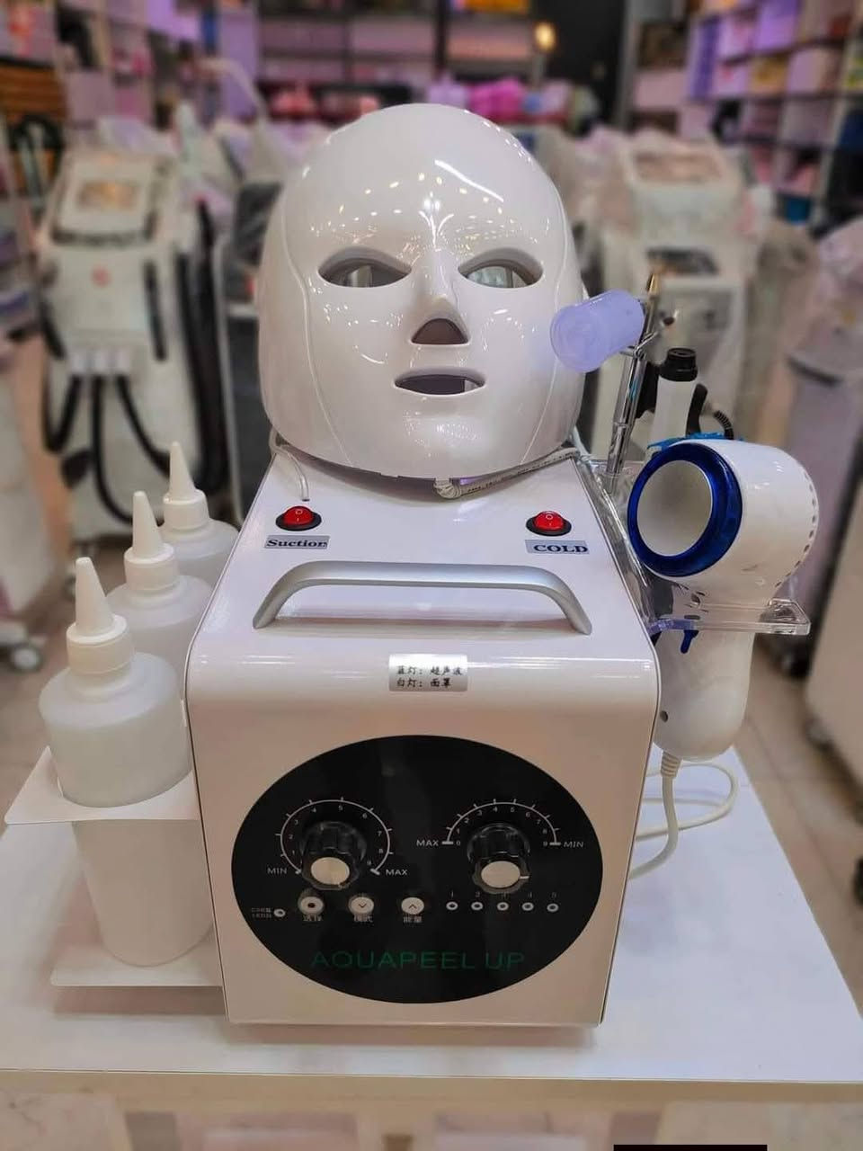 سلام عليكم كراسي شبح نظيفات فول وجهاز تنظيف سعر جهاز 200 وسعر الكرسي الواحد 225 مكاني البصره الحيانيه ***********
