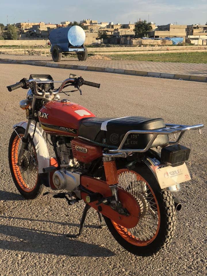 سلام عليكم دراجه للبيع موديل 23منفيس عقد اوراق كامل سونيك محرك خطاس مامفتوح شرط لا صرف لا صوت اخرس سويج بلادي كهربيات كلها شغاله شلعه معدل فول دبلات امامي خلفي كلها شغاله سعره مناسب 475رقم موبايل 

‭0787 763 7458‬
