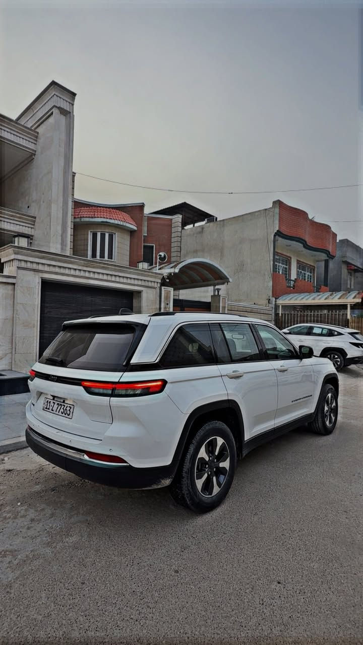 جيب
السلام عليكم …🌹🔥
للبيع جيب گراند شيروگي #لمتيد بلاص موديل 2024 شكل الجديد خمسه راكب
هايبرد_بلگ ان_مكينه 2000 تيربو
السياره مكفوله من الحادث فقط بارد بحافه البنيد بدون ايرباك بدوناي دواخل كلشي بيها بلادي حتى دعامياتها بدون صبغ السياره بيها باب كلير من امريكا فقط 
. السياره فول مواصفات للاخير ١/١ لمتيد بلاص ٣ شاشات لون ابيض ميكانيك مكفول برغي ممفتوح بيها بيه سونار  عندي ماشيه 44mi رقم بغداد الجديد باسمي…..
مواصفات ..
________________________________________
بصمة 
بانوراما
رادار امامي
رادارات جانبيه
نطام خروج عن مسار
شاشه بلدشبول مقعد الصدر
داخل جلد اسود
كشنات الاماميه كهرباء
كشن السايق ميموري خزن
تدفئه بالكشنات الاماميه
استرين تدفئه
نمر
شفتات استرين
سستم سماعت Alpine Premium النوعيه الجديده
مودات قياده اربعة  / SPORT / SHOW / AUTO / 
داخل صاج ملكي
انارة محيطيه داخل الغرفه 
شاشه كبيره حجم 8.5 أنج مفتوحه جميع الاوبشنات
كامره خلفيه دواره فول HD 
حساسات خلفيه 
اوتو ستوب 
نظام ترحيب ذكي
كشافات زينون  
مري قلاب ع بك
نظام المري معتم ذكي
نظام اطفاء السياره عند الوقوف لفتره طويله
تشغيل عن بعد
وبعد بيه مواصفات اكثر واني ذكرت الرئيسيات بلفول اخوان كل تفاصيل شرحته 
السياره بيها فقط بارد بخشم البنيد فقط بدون صبغ حتى الدعاميات مكفوله من الصبغ من دخلت سويتلها سونار طلع بيها باب السايق فقط كلير من امريكا
مكان السياره بغداد اليرموك 
السعر 347ورقه وبيها مجال 
***********
