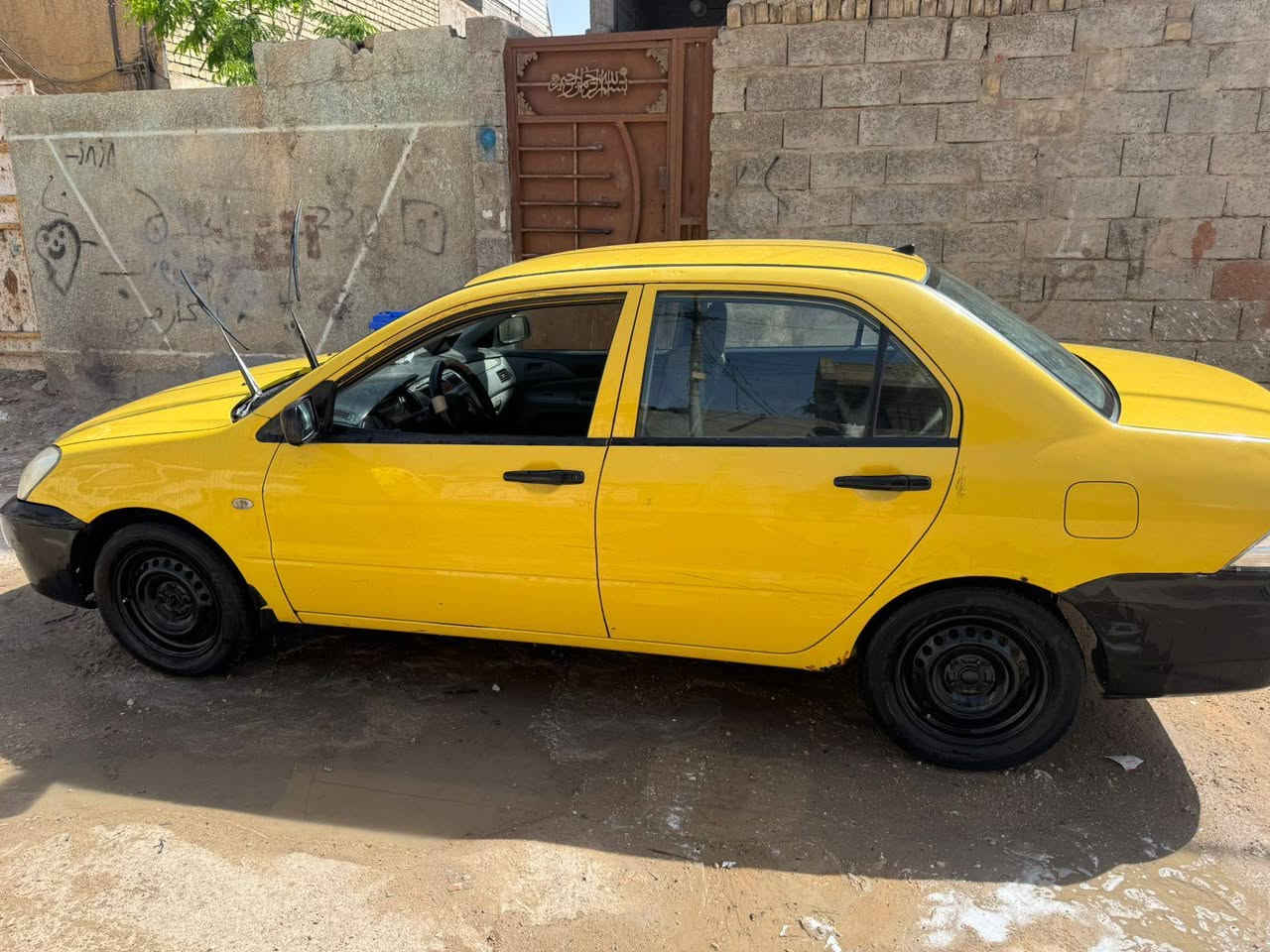 لانسر ٢٠١٠ مكينه ١٦٠٠ بسمي مكينه وكير جدد تبريد ثلج بيه جاملق مبدل سعره ٦٧ مكاني بغد ***********
