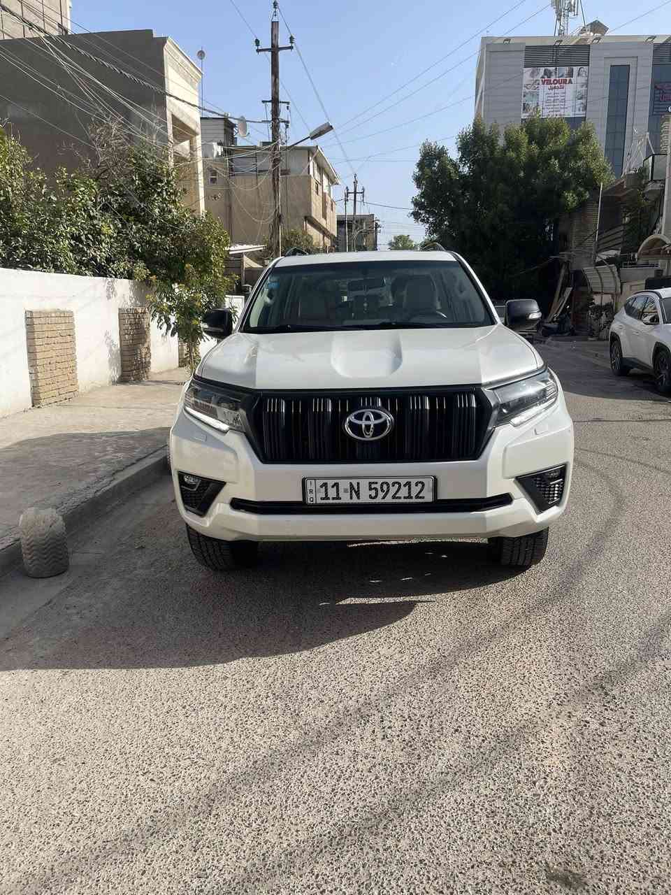 السلام عليكم برادو للبيع موديل 2023 رقم بغداد  الفئه txs                     الاستفسار /***********                                                          السعر /50000 $ دولار                                               السياره مكفوله باستثناء شخوط بالداعميه كما موضح بالصور🌺
