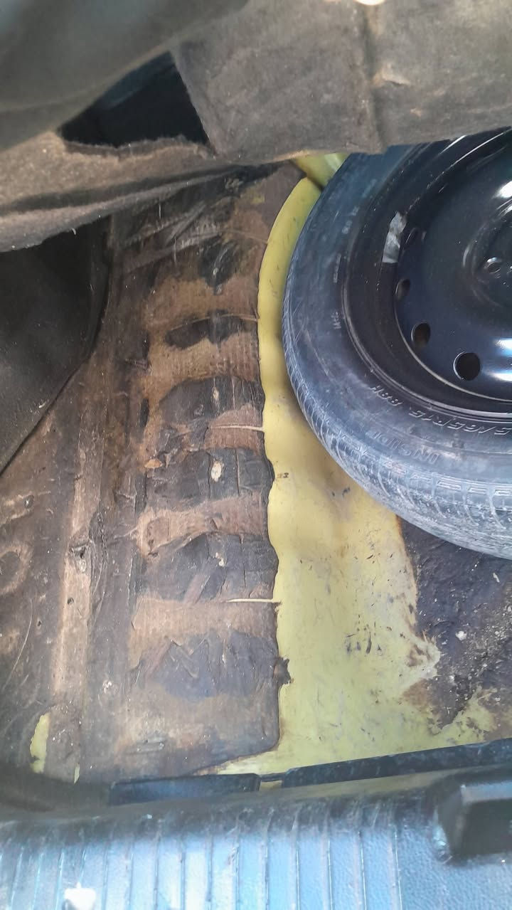 سلام عليكم للبيع اوبترا 20011شركه العامه محرك كير خير من الله بيه طخه بين لباب وجاملغ لأمامي سياره بسمي رقم بغداد نكليزي مكاني بغداد سعر 53وبيه مجال
رقم لهاتف***********
