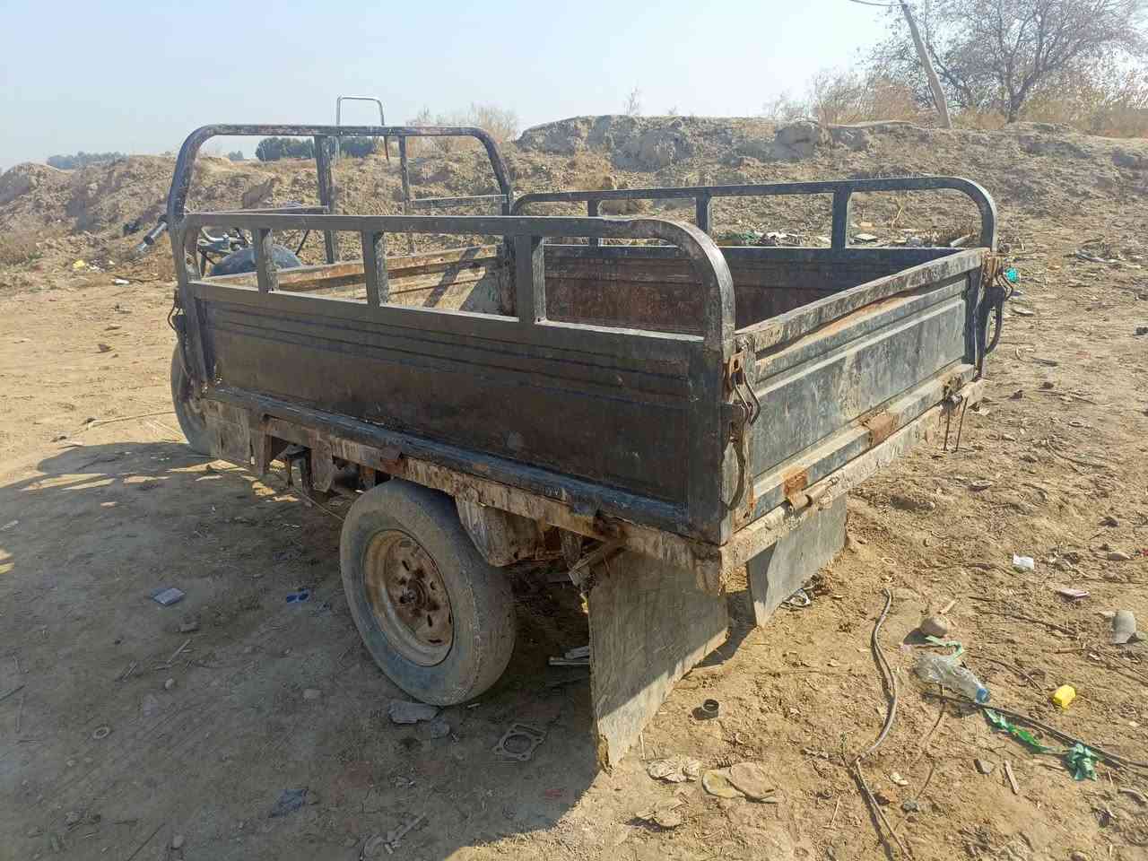 كلك كلك للبيع السعر400 مكاني الاحرار قرية العيسى لاتصال ***********
