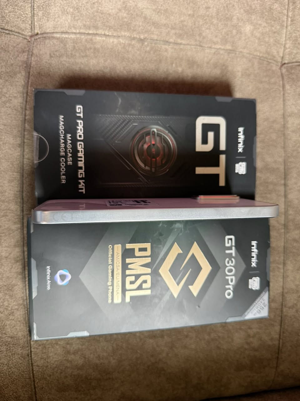 السلام عليكم 
جيتي 30 برو
Gt 30 pro
 مصار شهرين من ماخذة استعمال كلش بسيط 
كامل ملحقات كفر والمبرد وكلشي ويا 
جهاز شخط واحد مابي للبيع فقط 
السعر 300 الف 
مكاني بغداد مجمع بسماية السكني
للتواصل رقمي وبي واتساب 
***********
