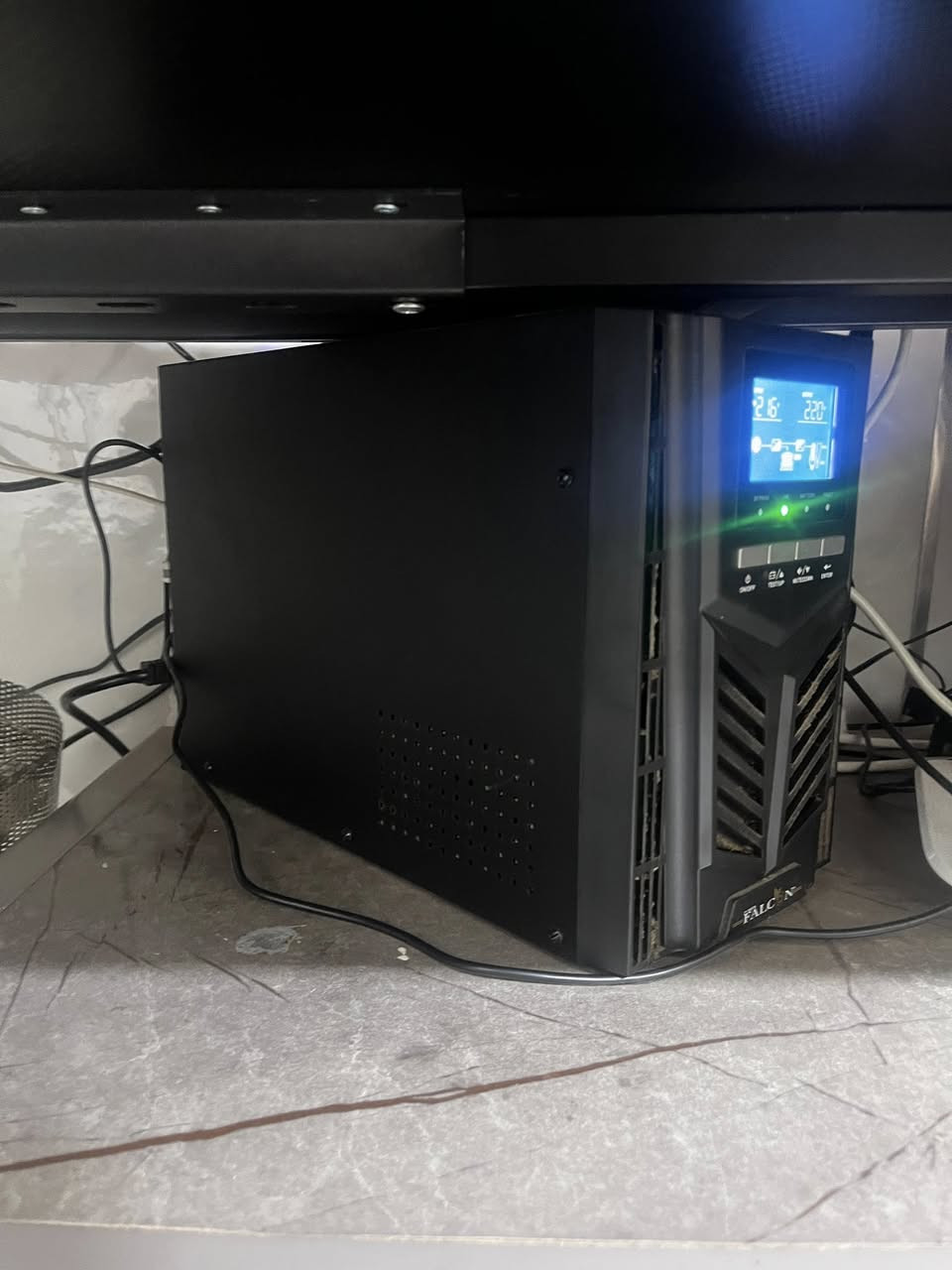 Pc نضيف  اخو الجديد مامستعمل هواي وكاراتينه كلها موجوده ابيع شلعه كامله
شاشه 180hz
ويا كيبورد رد دراكون 
وسماعات محيطيه 
سماعات خارجيه 
مايك مرتب صوته واضح
Ups online 1kv 
ماوس dl 
يده جوكر ترهم حته للتلفون 
ماوس باد نضيف وعندي بعد واحد ثاني 
اخذت الواحد ب١٥ 
باقي مواصفات الpc موضحه الكم بل صور 
ابيع شلعه كامله مثل ماكلت 
راسلني فيس 
او واتساب ***********
