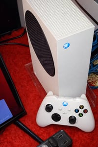 اكس بوكس سيريس اس • نضافه • ذراعين