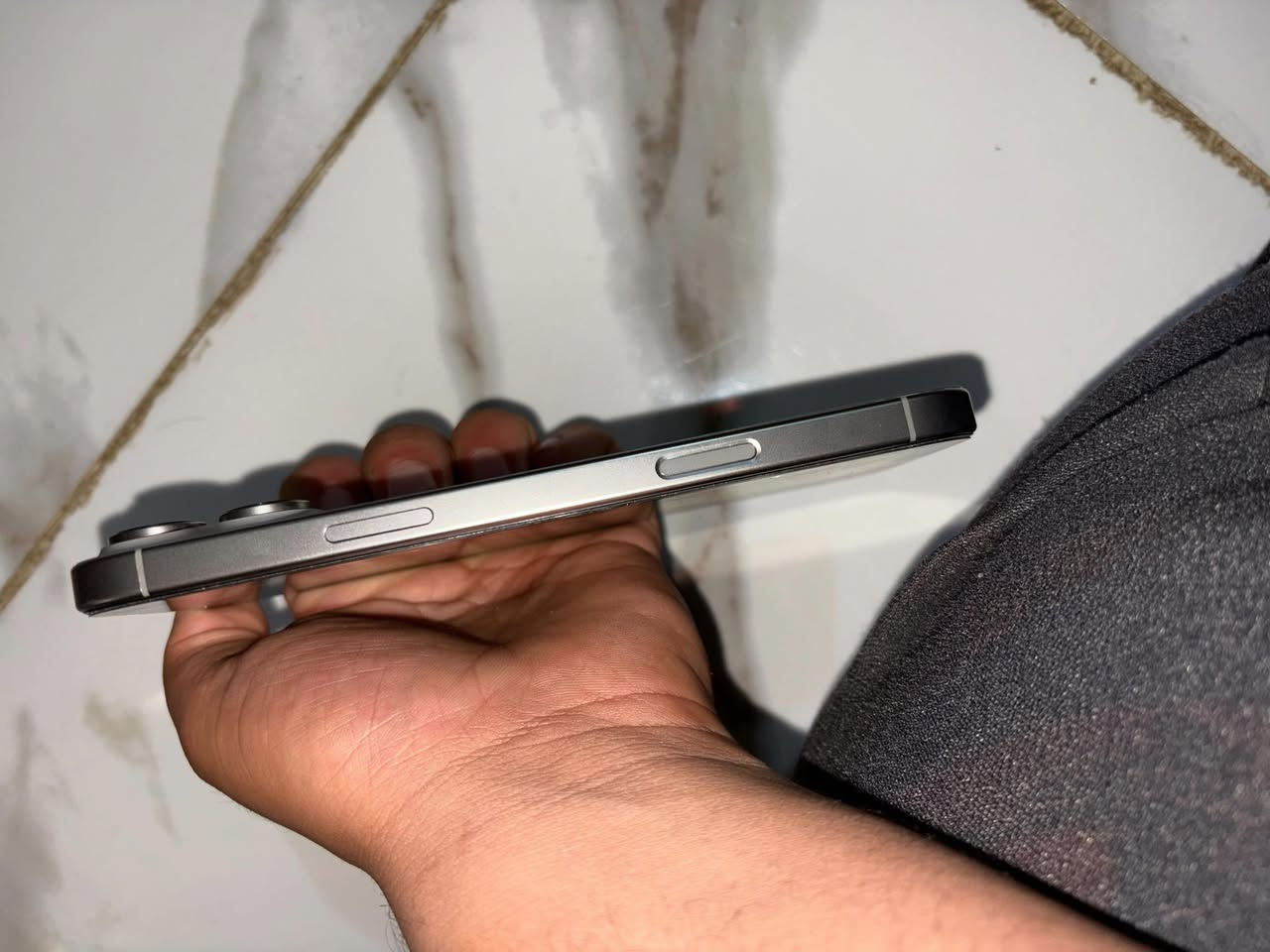 السلام عليكم
آيفون ١٦ برو ماكس ذاكره ٥١٢ بطاريه ٩١ 
الجهاز مستبدل شاشه عاديه الجهاز كلش نضيف 
مكاني كربلا طوريج سعره ٩٠٠ 
***********
