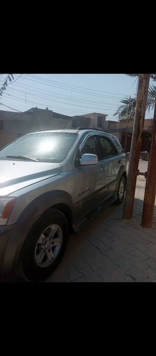 السلام عليكم كيا سورنتو 2006 محرك وكير بلادي تبريد سعرها 83 حادثها جاملغ فقط ***********
