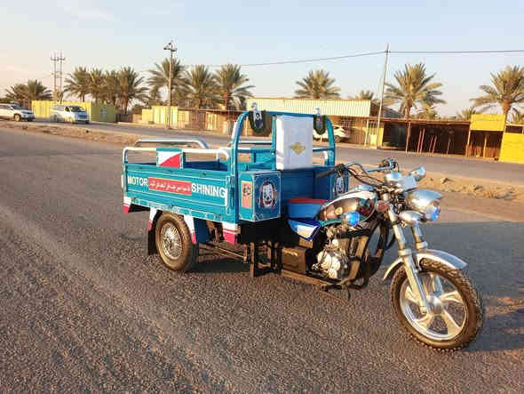 السلام عليكم ستوته للبيع موديل 20 محرك 23 اوراق اصولي كفاله عامه ستوته جاهزه سعر 1450 وبيها مجال المكان بابل الشوملي الرقم ***********
