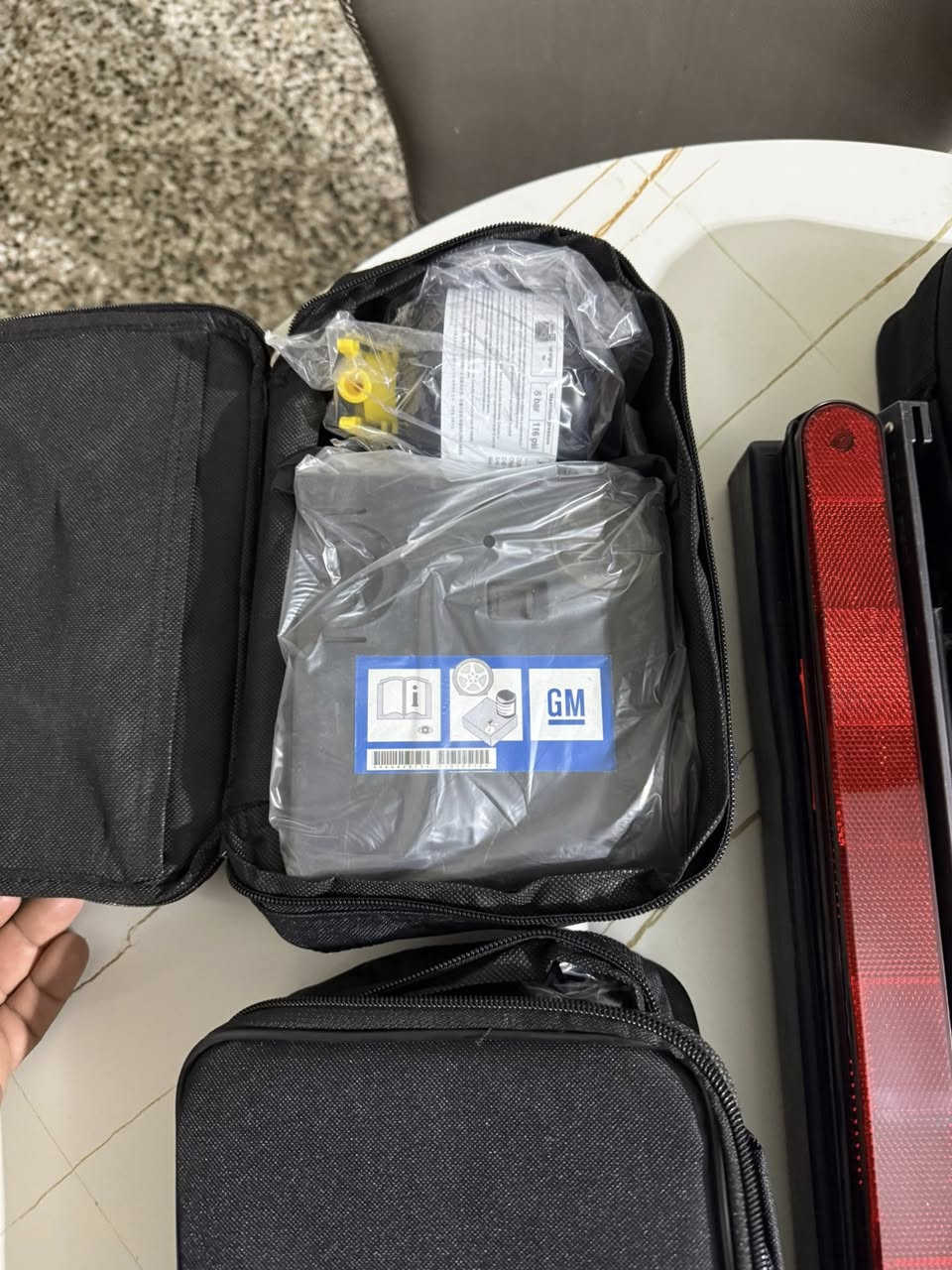 سلام عليكم
منفاخ تاير كوري اصلي ابو الجنطه يجي بل سيارات الحديثه الزيرو السعر ٣٥ الف 
مثلث كوري اصلي تفصيخ ٧ الف 
مكاني بغداد مشتل مقابيل حمام الفندي بيت مو محل متواجد من ٥ الى ١٢ بليل 
يوجد توصيل جميع الحافضات ٥ الف 
*********** بارق
