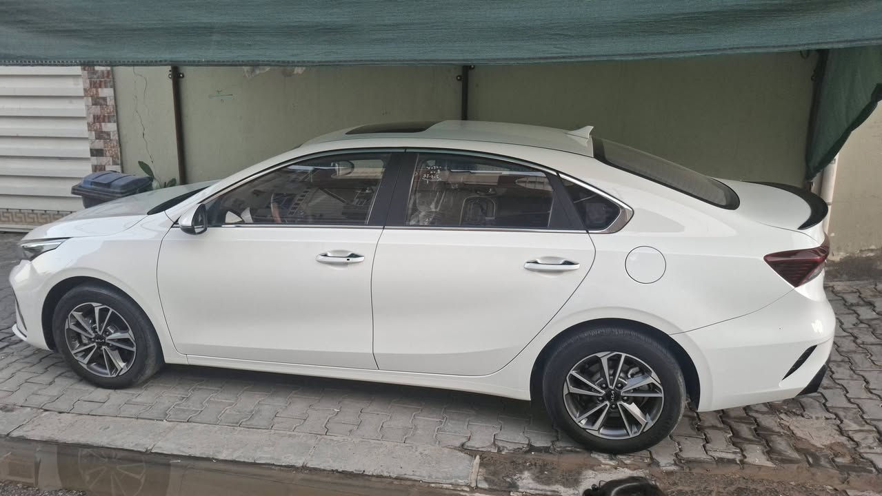 K3 موديل ٢٤ فول مواصفات vib ام الرادار والتبريد خلفي وقياده ذاتيه وفتحه واشاير لكزس ماشيه ١٤ الف كفاله عامه رقم السياره اربيل السعر ١٥٢ ورقه 
***********
