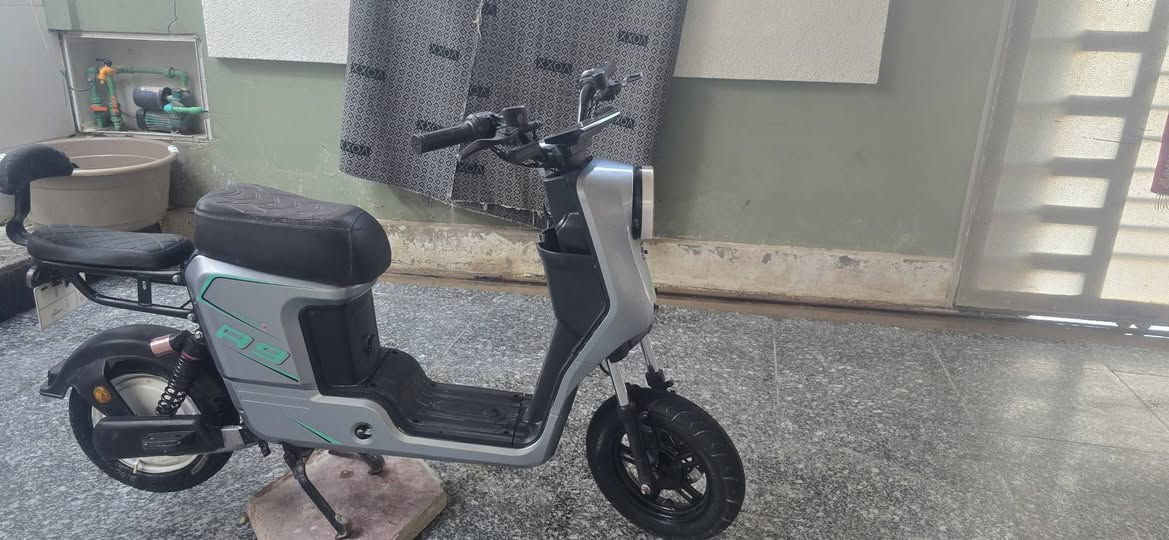 سلام و عليكم دراجه R9شحن لبيع بطاريات جدد كبار كلشي ما بيه عوزه مكدر كدام مكان بصره زبير 
رقم ***********
سعر 375 و بيه مجال
