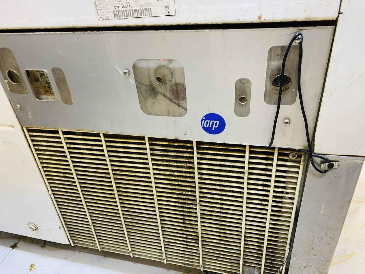 عارضة ايس كريم إيطالية ام الصاعق والگيج14 بلانك للبيع
للاستفسار ***********
