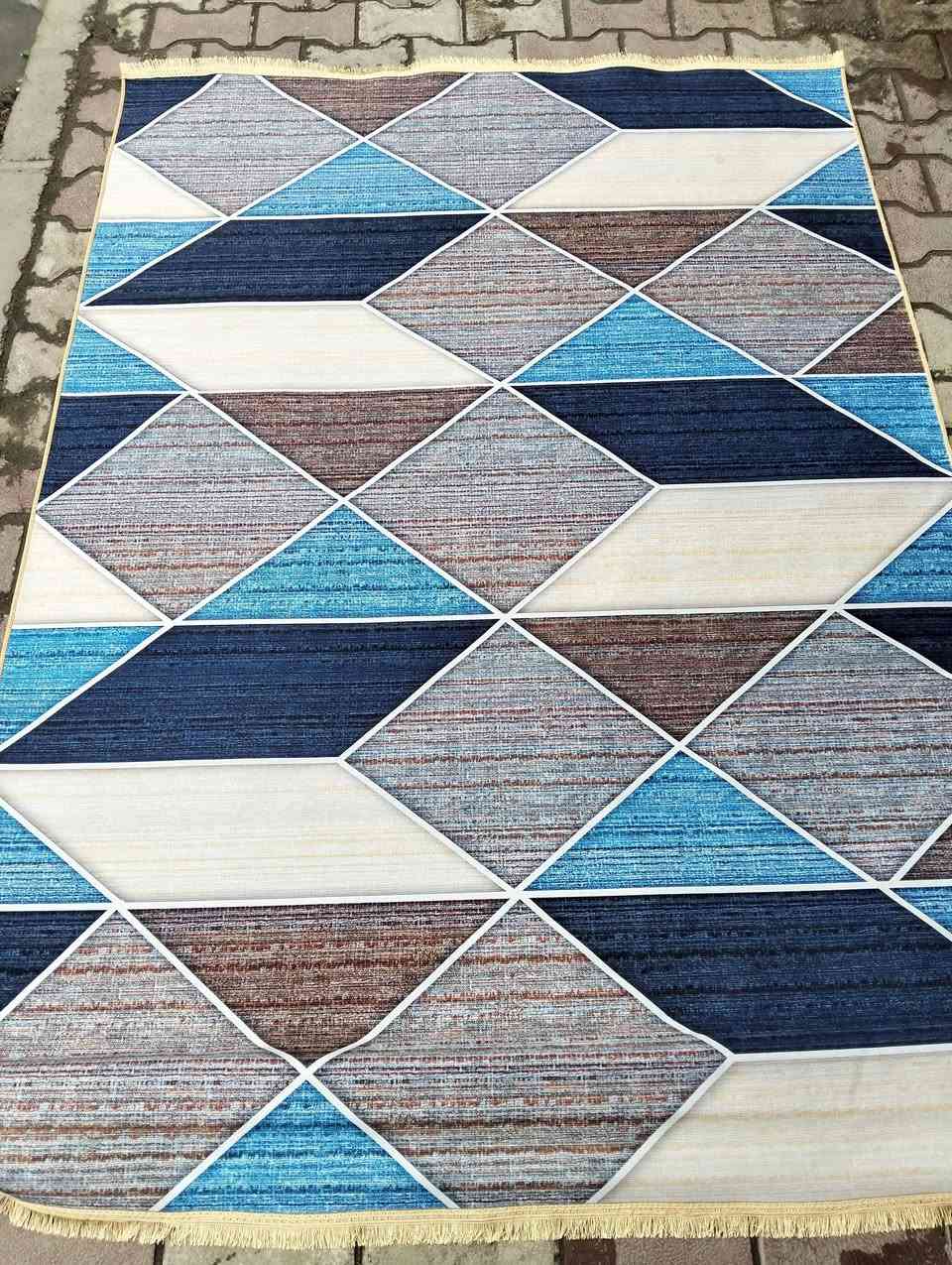 موكيت ثري دي قياس 2 في 3 السعر 8 النوعية الثقيل 
العنوان التحرير دور الجاهزة مقابيل محل كرزات حمودي يوجد توصيل ***********
