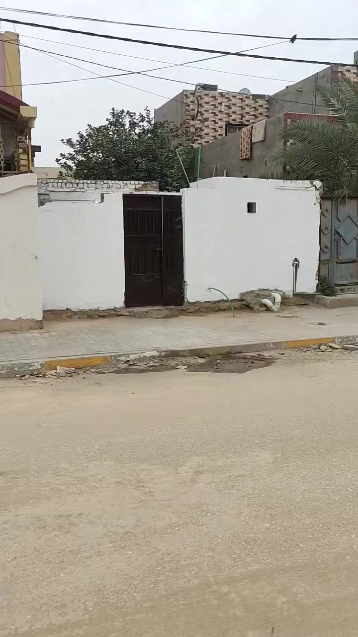 بيت للبيع..
المساحة/ 94 متر طابو صرف حر
الموقع/قرب گراج الملاحه الشارع الرئيسي المقابل گراج الديوانية بالضبط. 
البيت قديم وتم ترميمه حالياً جاهز للسكن. 
للإستفسار الإتصال *********** او واتساب على نفس الرقم.
