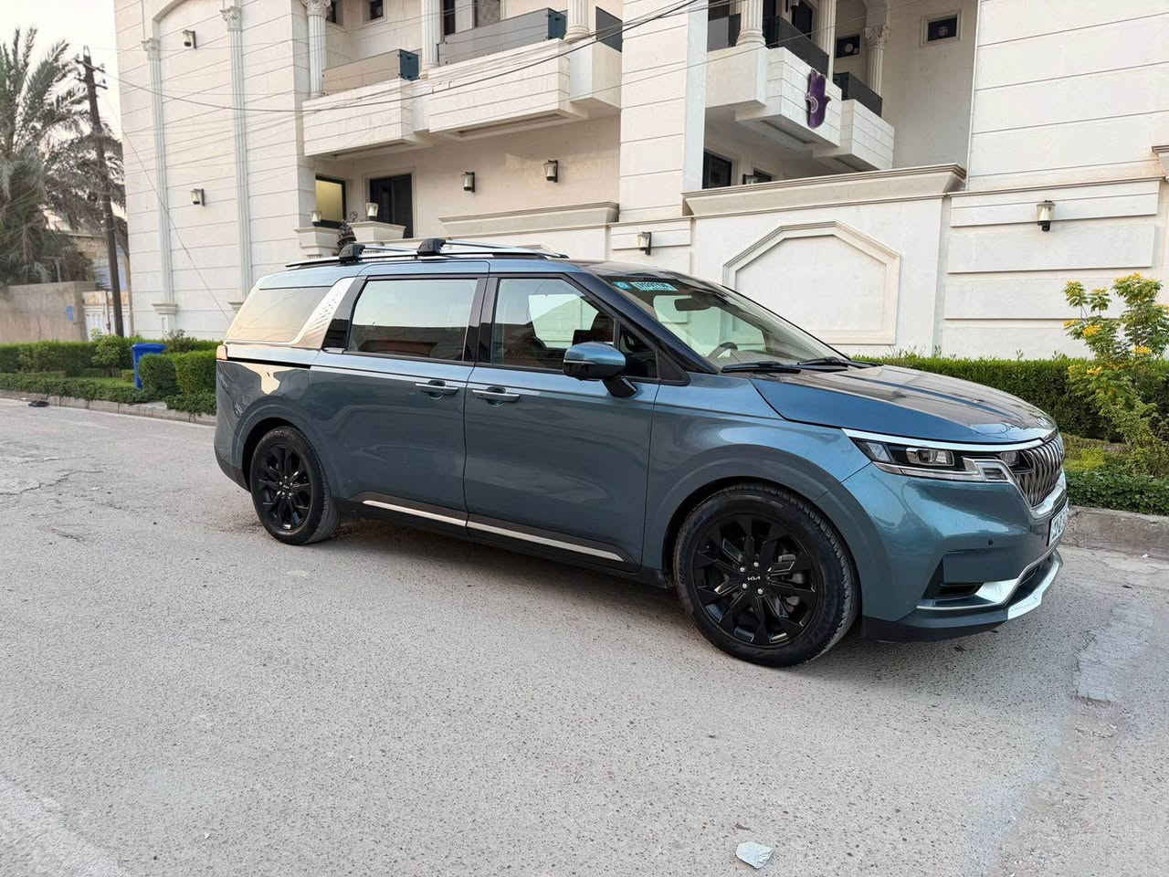 السلام عليكم حبايبي 
كيا كرنفال بانزين 
موديل 2023 
مكينه ٦ سلندر
فول مواصفات vip 
٧ راكب 
٣ قطع تبريد منفصل 
شاشات خلفيه 
شاشه دشبول متصل 
تبريد بيانو 
تدفئه كنشات 
بصمه تشغيل 
باب سلايد كهرباء 
ماشيه ٧٠ الف 
بيها بنيد وجاملغات ثنين بدون دواخل 
مكينه وكير كفاله
السعر 257 ورقه وبيها مجال بسيط حك الجيه فقط 
للتواصل *********** بغداد, العراق
