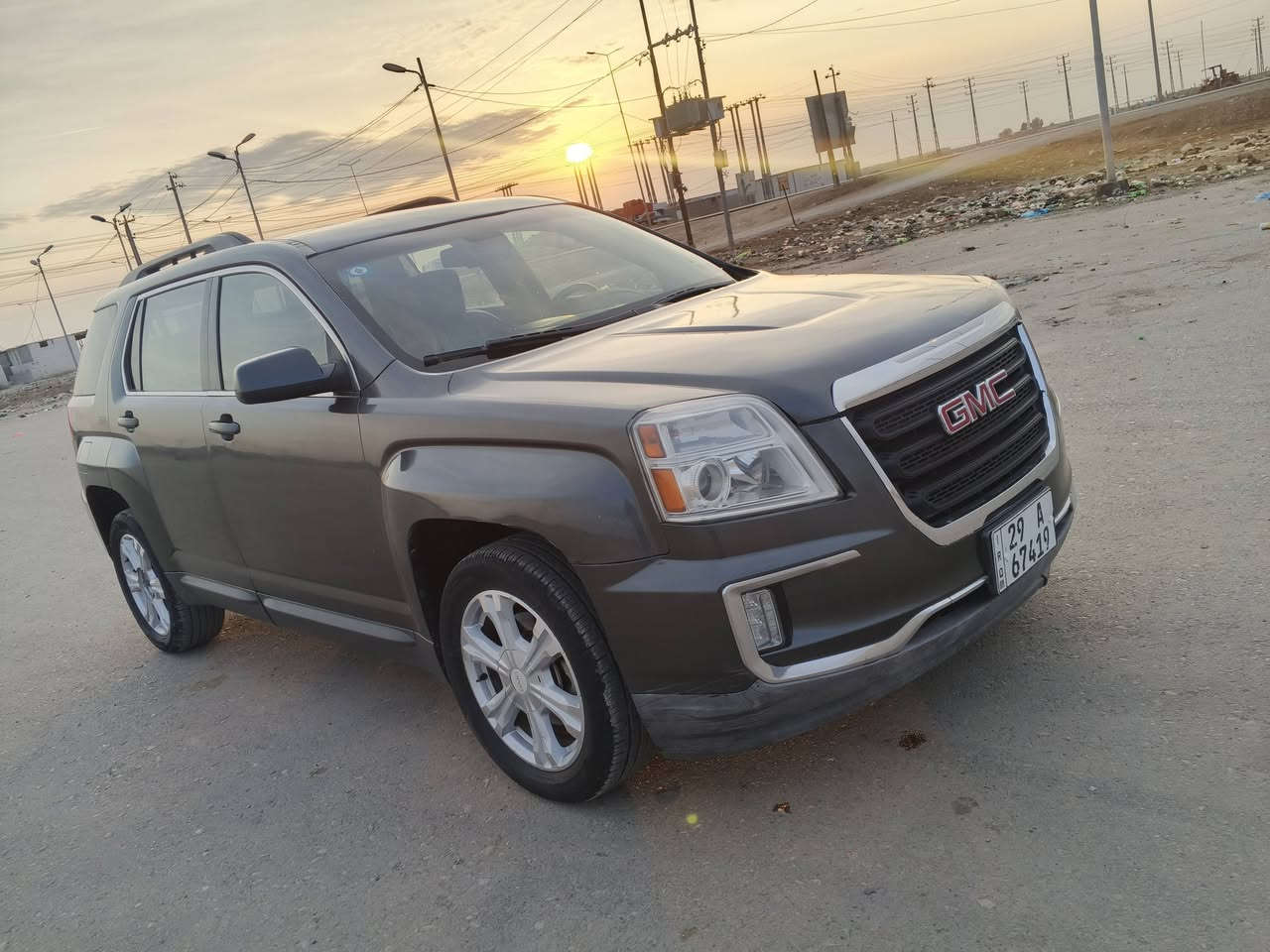 تحيه طيبة
تيران موديل 2017 السيارة جاهزه من كلشي كير مكينه تخم تاير حداديه تبريد مانقصه برغي بيها صبغات مكفوله من كلبه وتجوه والعيب الشرعي تحويل بالاسم العنوان واسط مركز المدينة السعر المطلوب 103 وبيها مجال 
اتصال على الرقم ***********
