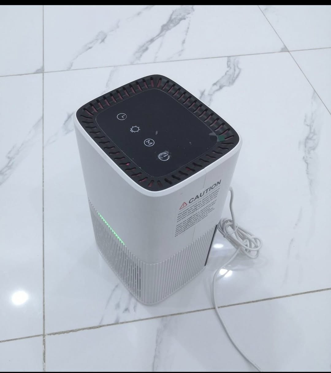 جهاز مزيل رطوبة
الوظيفة: يزيل الرطوبة الزائدة من الهواء في الأماكن المغلقة، مما يساعد على منع نمو العفن وتحسين جودة الهواء
كيف يعمل: يسحب الهواء الرطب، ويكثف الرطوبة إلى ماء يتم تجميعه في خزان، ثم يعيد الهواء الجاف إلى الغرفة. 
الاستخدام: يُنصح باستخدامه في الأماكن الرطبة أو في المناطق ذات الرطوبة العالية للحفاظ على مستويات رطوبة صحية


**إذا كنت صاحب هذا الإعلان وتريد حذفه لأي سبب، رجاءا أرسل رسالة إلى الدعم الفني**