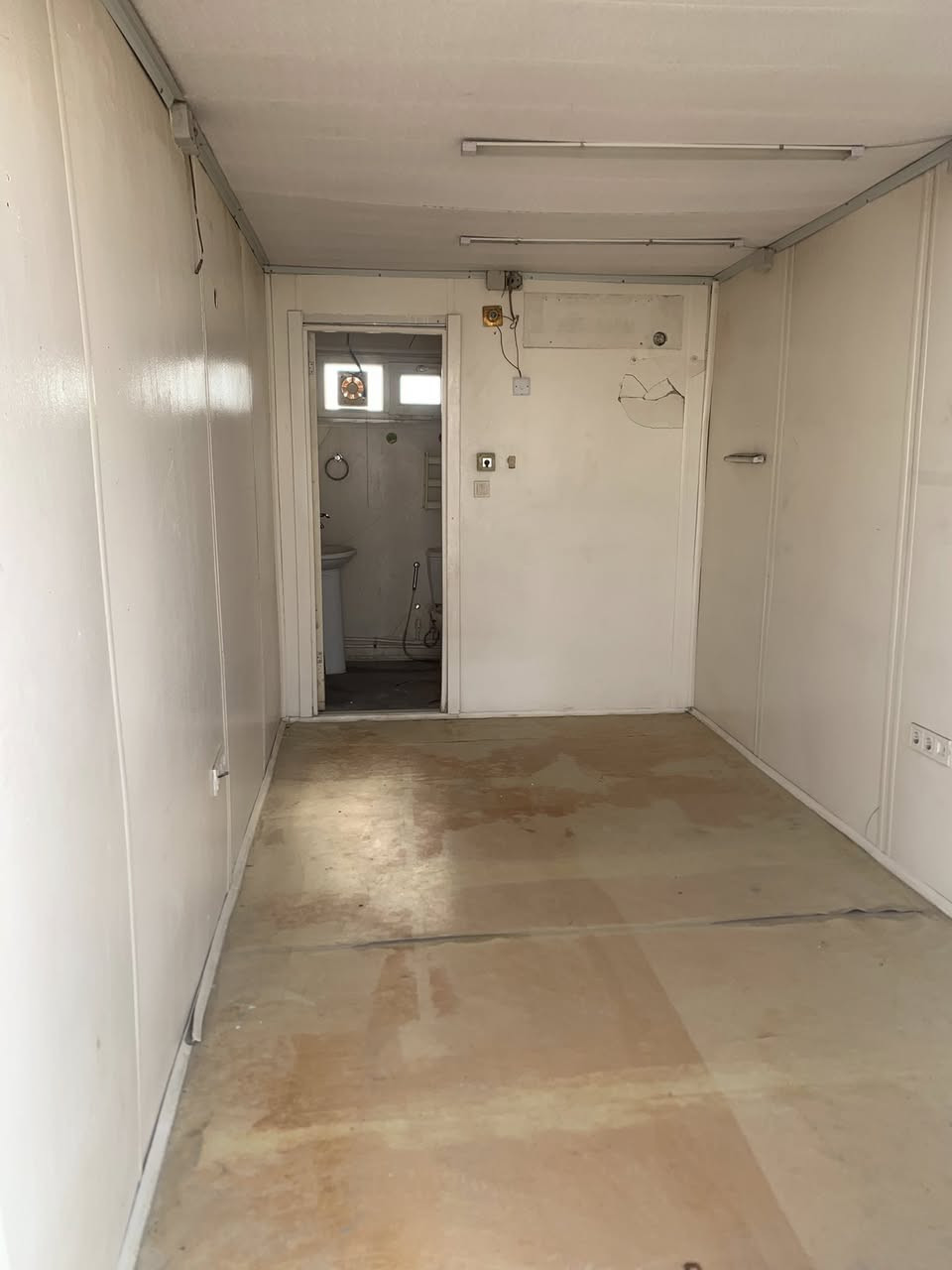 كرفانات البيع العداد 7وسعر خاص العنوان البصره زبير ***********
