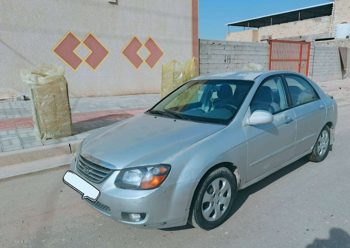 سلام عليكم
كيا اسبكتره موديل 2007 رقم كربلاء انكليزي وارد امريكي ضربتها جاملغ الخلفي بدون دواخل 
كير ومحرك نضيفات حداديه خلفي امامي جديد
تخم تاير تدفئه تبريد شغال كهربائيات شغاله 
السنويه حد 2029صاحبه موجود السعر (80)وبيها مجال مكاني كربلاء حي العسكري
رقم الهاتف ***********
