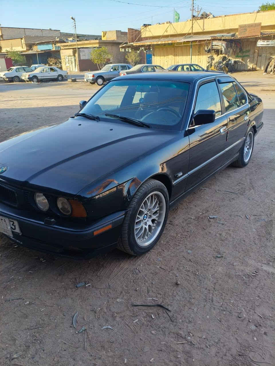 السلام عليكم سياره  بي ام٥٣٥ للبيع موديل ٩١ رقم بغداد سنويه جديده كير مرك ع شرط تبريد شغال كهربائيات شغالع 
جاهزه من كل النواحي السعر ٥٠ وبيها مجال  حك الجيه
***********
