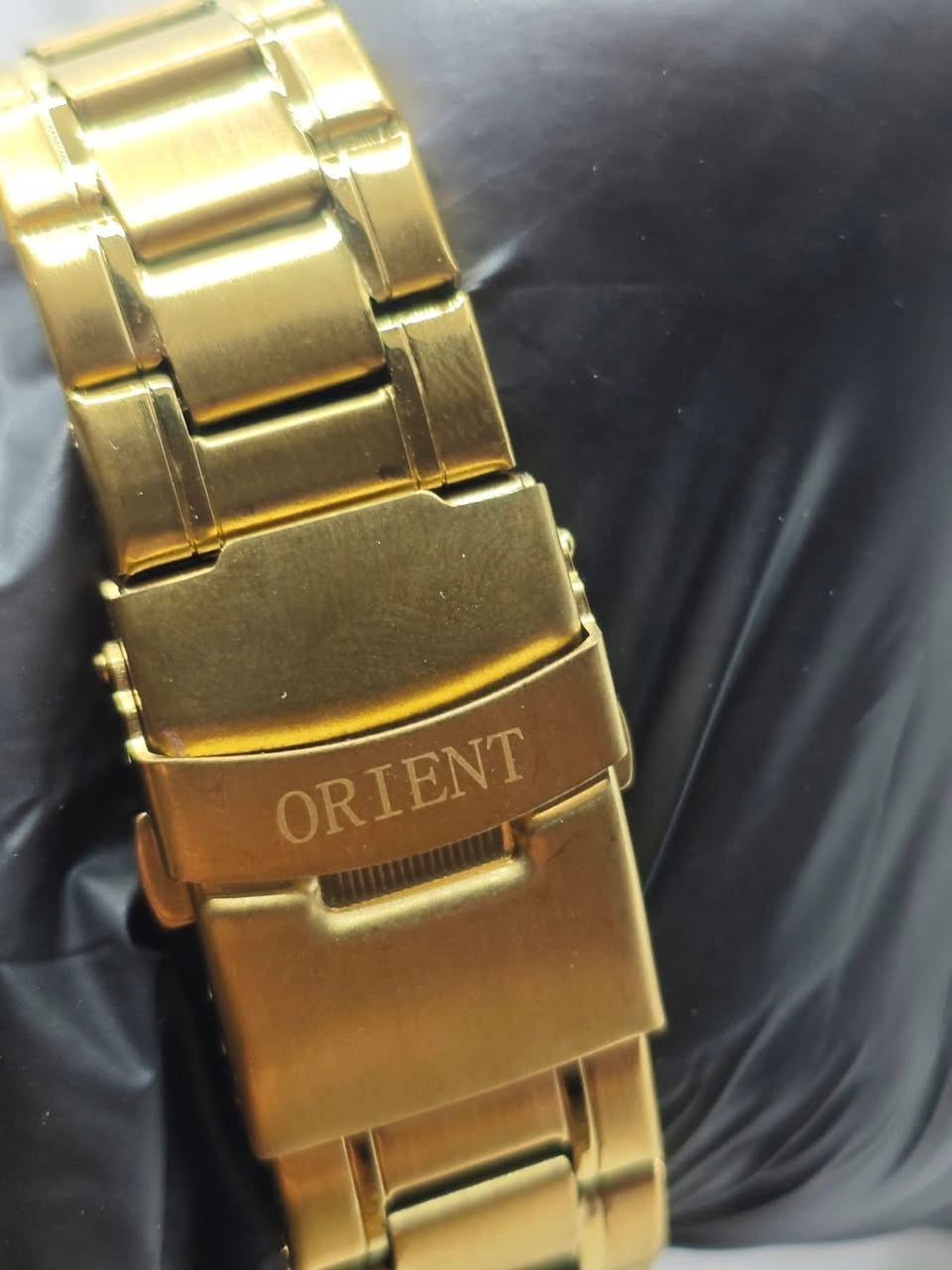 ساعات ٨ قطع
كلهن سناتر شغاله ١٠٠٪؜ 
باتك فليب اوتو مكينه اصليه بالdhl طلعت
البقيه كلهن عاللفحص
وبلغاري ثقيله كلش
تيسوت كذلك 

المهم اعلى سعر ابيعهن شكد يوصلون ابيعهن
تريد مفرد تدلل ماكو مشكله 

🌺🌺🌺🩷 جزاكم الله خير ممنونه


**إذا كنت صاحب هذا الإعلان وتريد حذفه لأي سبب، رجاءا أرسل رسالة إلى الدعم الفني**