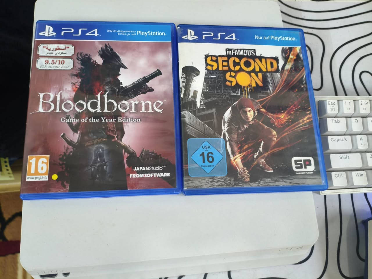 السلام عليكم 
بلي 4 سلم نسخة بيضاء نادرة للبيع كلش نظيف 
مع يدة تجارية وقرصين
Bloodborne DLC 
InFAMOUS second son   
البلود بورن مع الاضافة وحدها سعرها 30
السعر 210 الف قفل


**إذا كنت صاحب هذا الإعلان وتريد حذفه لأي سبب، رجاءا أرسل رسالة إلى الدعم الفني**