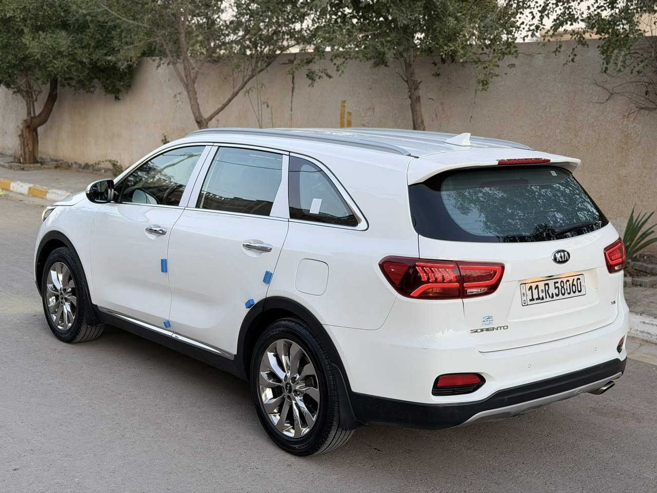 السلام عليكم كيا سورنتو موديل 2020 ماشيه 109 الف كم كفاله عامه مثل ما موضح بالسونار المرفق كلشي واضح لا تسألني شبيهة سونار كدامك امس مسوي 
مكينه كير حداديه كله مكفول شرط الفحص 
مواصفات 
بصمه شاشه كامرة جي بي اس 
جنطه كهرباء كراسي كهرباء 
جلد 7 راكب 3 قطع تبريد تخم تاير كله جديد السعر 247 مكاني واسط قضاء الحي 
***********
***********
