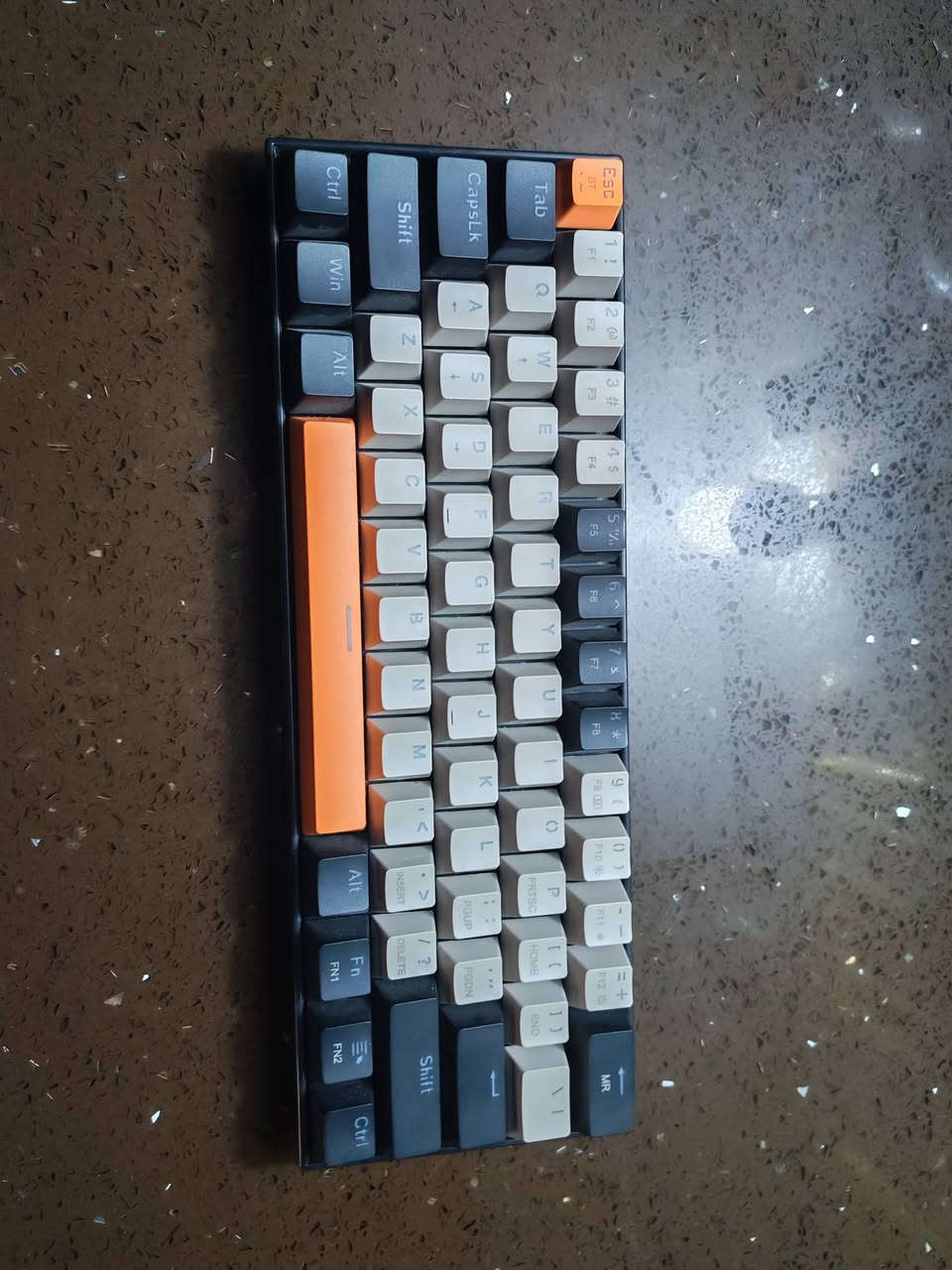 السلام عليكم ورحمة الله وبركاته
للبيع ستيرن pxn v9 الي يجي ويا كير بس الكير يشكل مع ستاند ستيرن السعر اثنينهن 120 ألف وبيها مجال
وكيبوردات عدد اثنين سعر الواحد 25 ألف 
الرقم ***********
