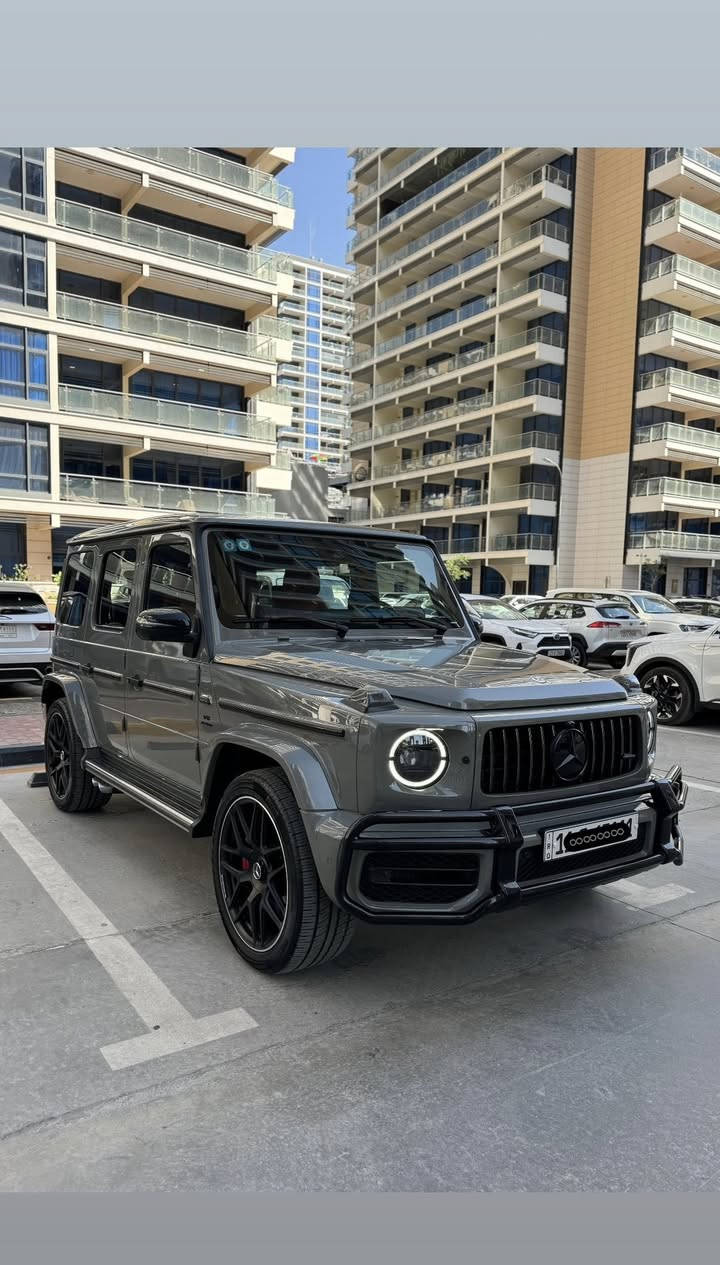 ‏2022  63 Mercedes-Benz G-Class 
 جي كلاس سمنتي 2022 فئه 63 اصل الماني
ضمان دولي  بصمتين مغلفه PPF رقم بغداد 
كفاله عامه من كلشي فول مواصفات 🩵

المواصفات 1/1 
بصمه 
سلايد 
جلد 
كراسي كهرباء
كراسي مساج 
رادار حساسات 
عدد كامرات 5 
عداد المشي 41 km 
الى اخر معروفه مواصفات G
--------------------------------------
موقع السياره بغداد كفاله عامه من كلشي وبيها سونار 
مغلفه PPF ضمان وجديده جدا رقم بغداد الجناي فقط
الرقم : ***********
