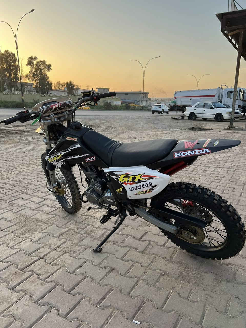 للبيع كويار ٢٠٢٣ عيب مابي محرك كبس مامفتوح حجم محرك٣٠٠ سيسي سعر ٧٩٠ بيها مجال *********** شرط قوة و معدل
