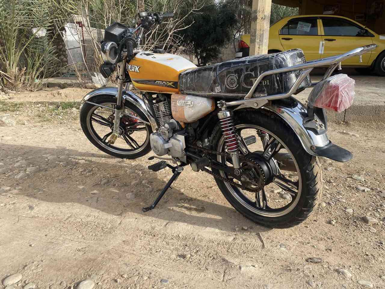 السلام عليكم ورحمة وبركاته دراجه سيفان موديل ٢٣ للبيع دراجه خير من الله أوراق كامله مكاني ديالى كنعان السعر والاستفسار اكثر اتصل ع رقم ***********
