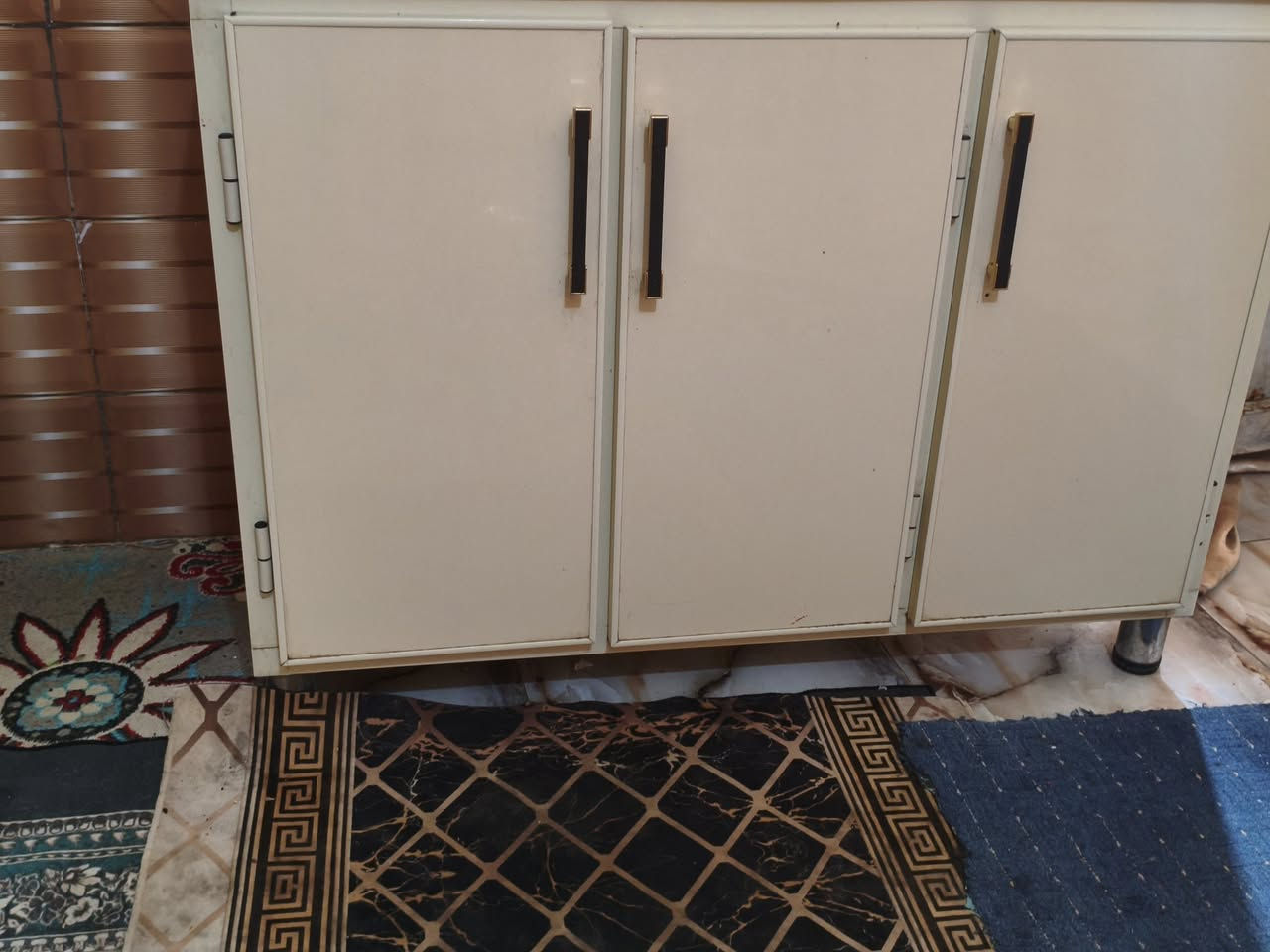 سلام عليكم كاونتر البيع السنك مرمر كاونتر نضيف سعر خاص ***********
