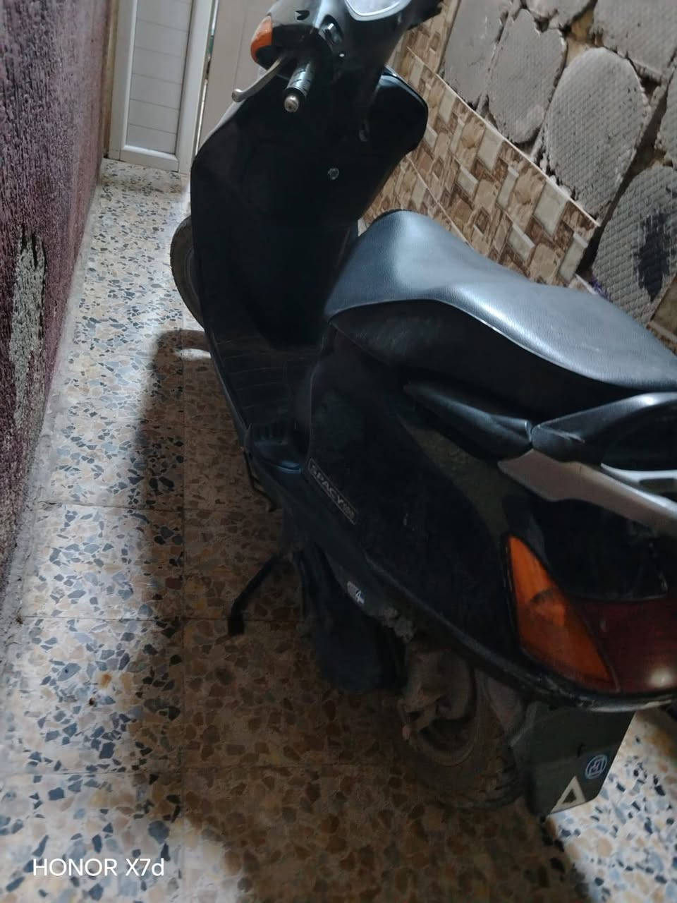 سلام عليكم دراجة سبيسي ياباني خت جديده البيع بواحد وميه ***********
