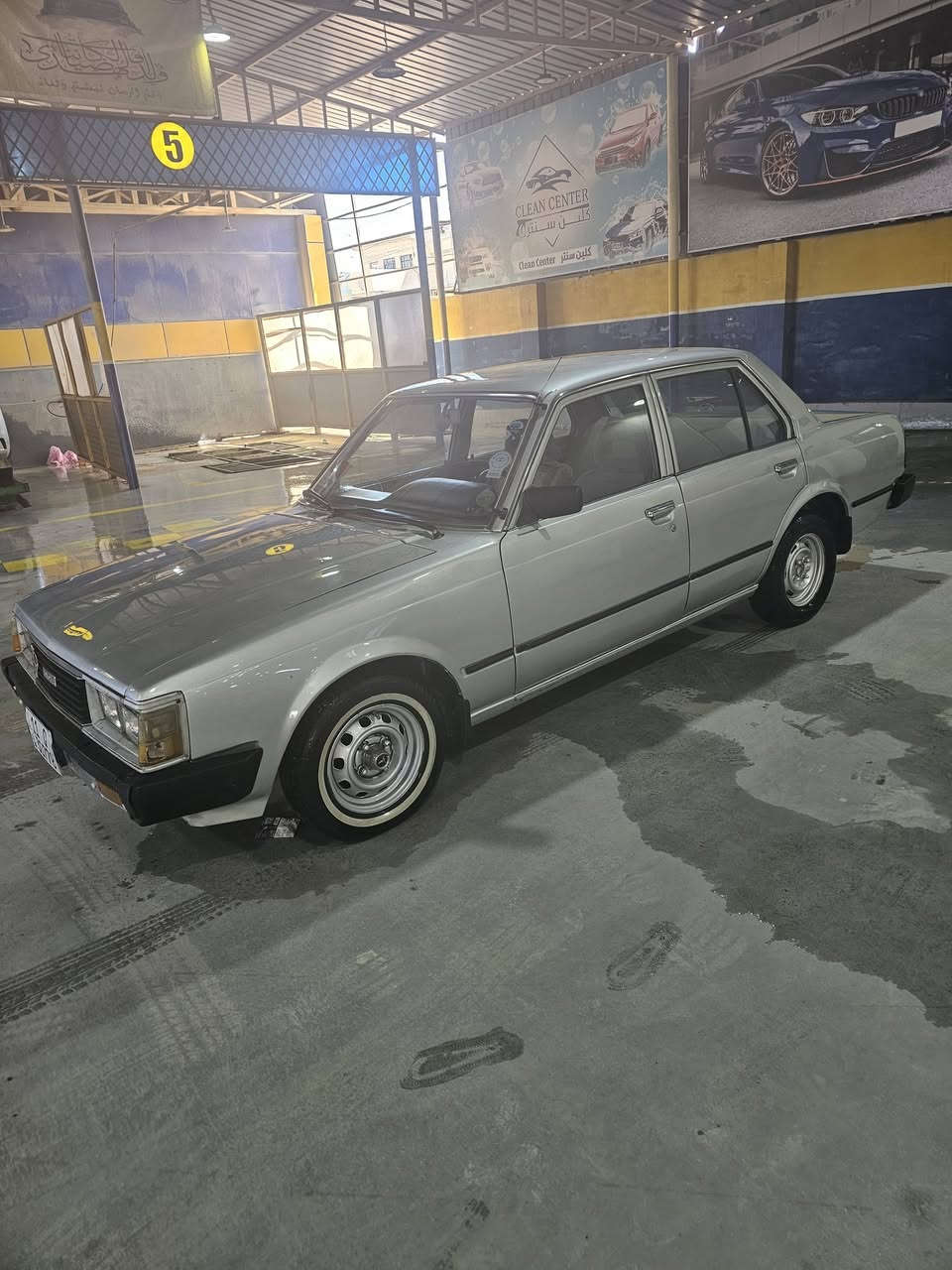 بسم الله الرحمن الرحيم 
#للبيع او المراوس 
تيوتيا كرونا موديل 81 رقم بغداد دولي تحويل ثاني يوم  سنوية لل29  محرك 18 
كير محرك شرط الشرط 
كهربائيات كلهة شغالة كيجات كلهة شغالة حماوة بنزين سرعة ساعة كلهة شغالة 
صدر شرط الشرط السيارة مابيهة طسة 
تبريد شغال السيارة ما ملعوب بيهة
صبغ عام جمالية مابيهة ضربة 
السيارة حلو احلة من الصور تجي وتشوف بعينك 
مكان السيارة تكريت 
السعر 50 بيها مجال 
للاستفسار ***********
