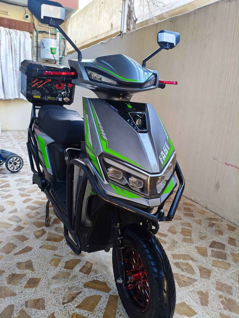 ماطور شحن سكنس موديل 25 للبيع 6 بطاريات كبار
ماطور نظيف ماشي 8545 كيلو وقابل للزيادة مابي اي نقص عده الجاملغ الامامي مكسوره اما الباقي كلو جديد بطاريات جديد بدون اي تهريب شحن وكشرو حيل نظيف
التواصل واتساب: ***********
