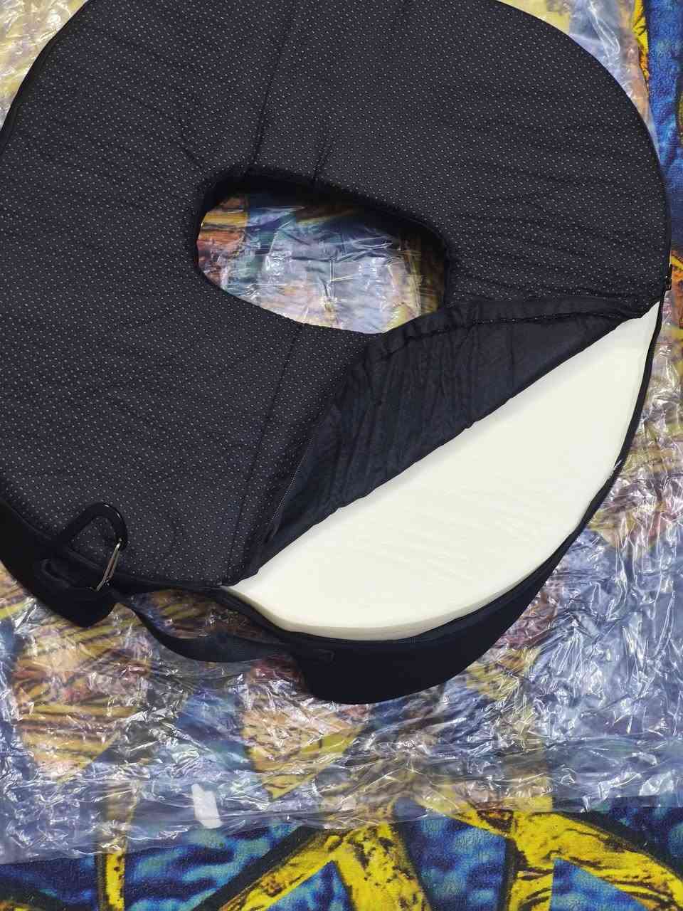 وسادة لتخفيف الضغط وآلام العصعص والبواسير
يوزع الوزن بالتساوي لتقليل الضغط على الوركين وأسفل الظهر. 
سعره 15 ويا توصيل


**إذا كنت صاحب هذا الإعلان وتريد حذفه لأي سبب، رجاءا أرسل رسالة إلى الدعم الفني**