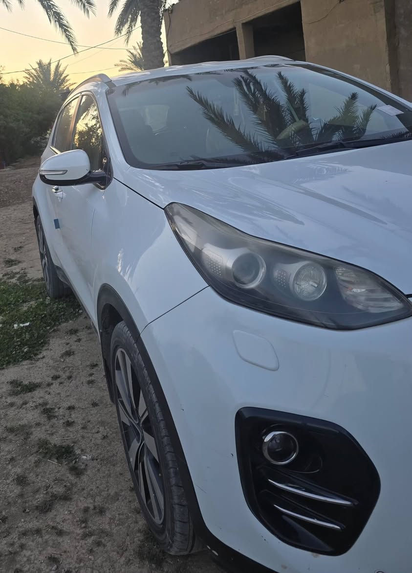 السلام عليكم
سبورتج خليجي ٢٠١٧ 
مري شفط اشاير بالمري 
تحكمات ستيرن 
ثلاث أنظمة قيادة
بيها بارد موضح بالسونار 
سعرها ١٦٣ وبيها مجال 
مكان السيارة بغداد
***********
