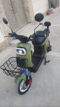 دراجه شحن F16 دراجه نضيفه وكامله مابيه اي نقص  5 بطاريات كبار الاصلي و...