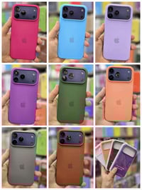 حافظة سيلكون مبطنة • ملمس ناعم • ايفون ١٣-١٧