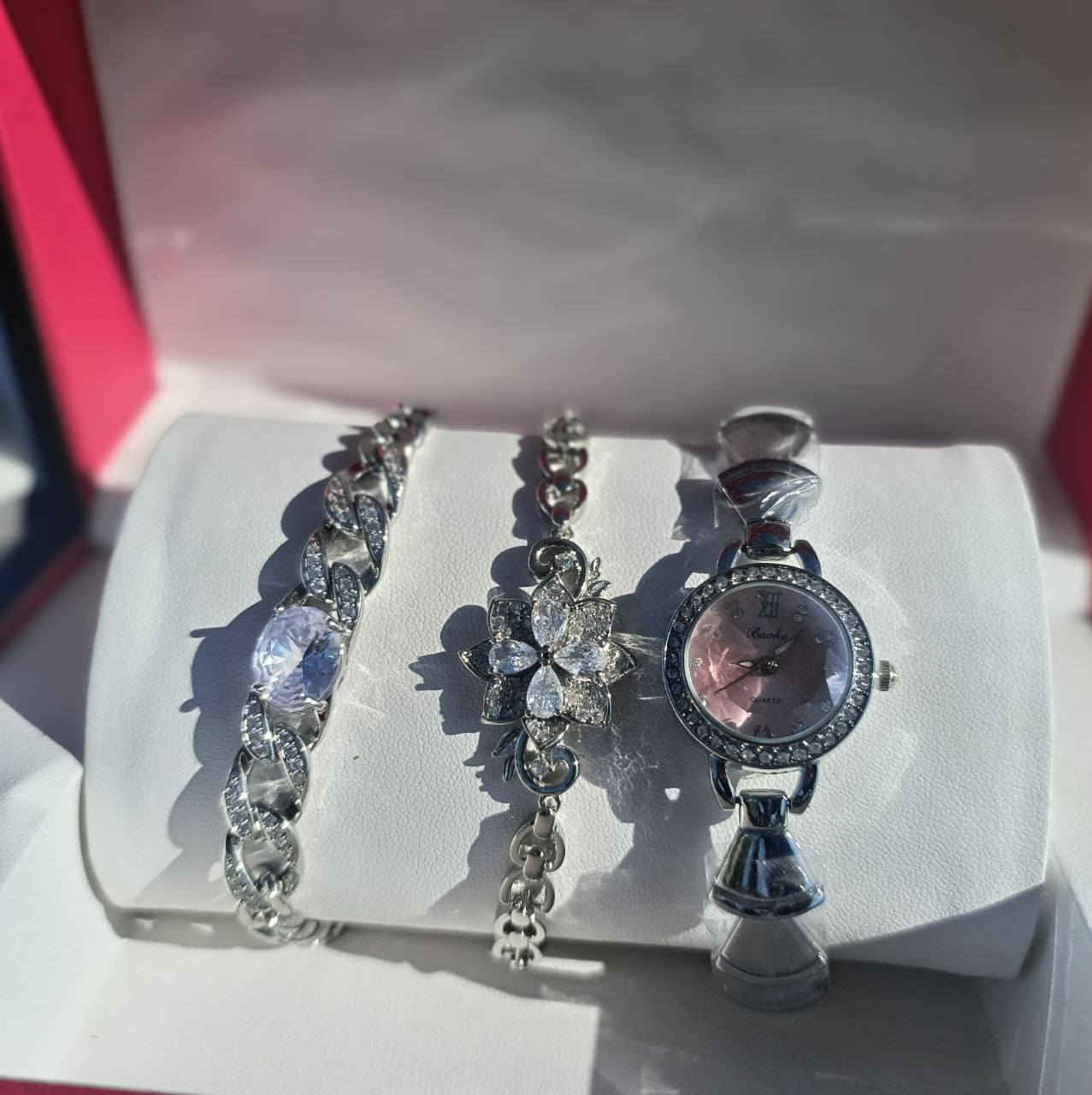 تخفيض بمناسبة عيد الحب سيتات وساعات  نسائية متنوعه مع توصيل مجاني 🤩
🌺وكيل معتمد لشركه🌺
🌺🌺 SANTA.BARBARA.POLO🌺🌺
🌷في محافظه القادسيه🌷
تصلك الساعه مع كافه الملحقات الاصليه 
مستعدون لعمل الطلبيه حسب الطلب
  🌷توجد موديلات وتصاميم حديثه🌷
 🌺زورونا ستجدون كل ماهو جديد🌺
لمعرفه الأسعار 
 الاتصال على الرقم فايبر واتس اب...
*********** سيد عمار
 *********** محمد مهدي 
يوجد توصيل  جميع محافظات العراق
           مجمع عالم الساعات 
       الديوانيه السوق الكبير 
      محمدعبدالرزاق الخضري
