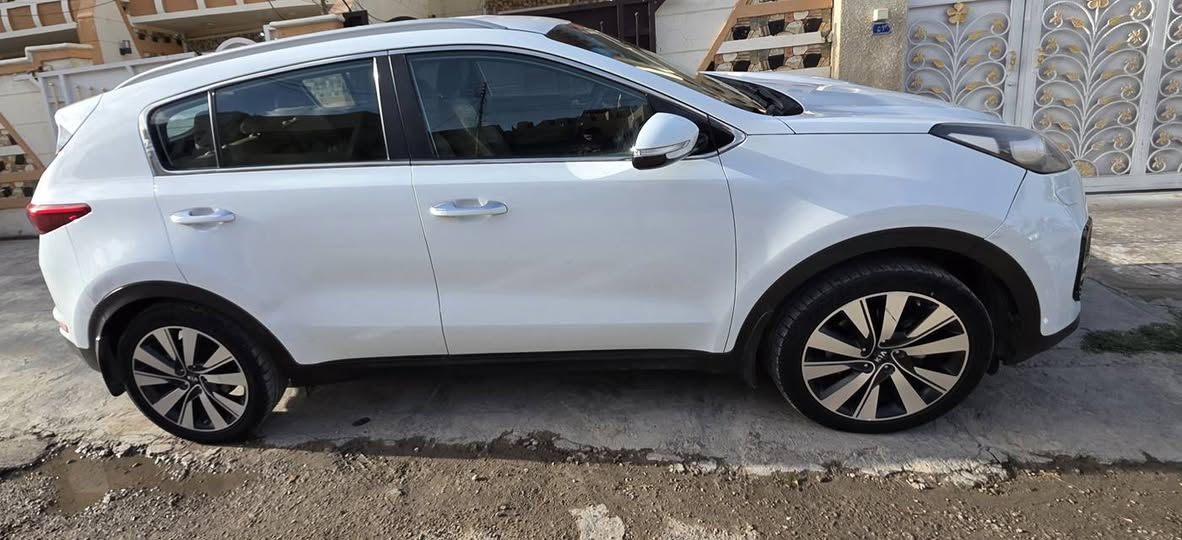 سبورتج خليجي موديل ١٨ مكفوله من الصبغ والتبديل تحكم ستيرن وقطعتين تبريد وحساس امامي وخلفي السعر 175  للاتصال ***********
