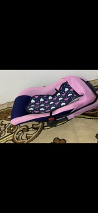 كرسي أطفال • غير مستخدم • توصيل